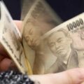 Yen strengthens as traders bet on Japan interest rate rises